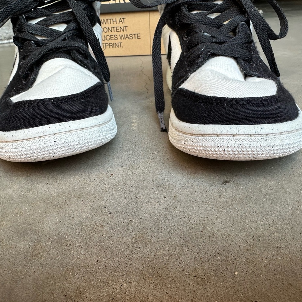 Nike Air Jordan women 1 Mid SE SIZE 6 pre owned white box - Picture 4 of 16